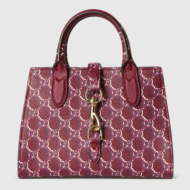 Trending Handbags: The Must-Have Styles Right Now