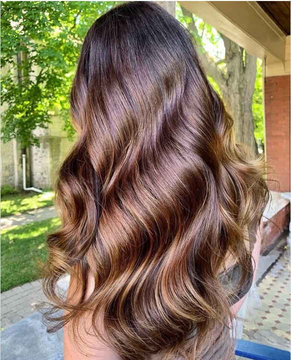 How To Choose a Hair Color that Makes You Look Younger [2025 Guide]